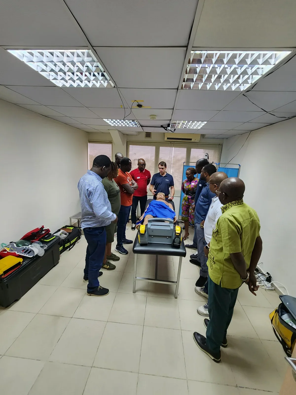 Formation aux gestes d'urgence — défibrillateur